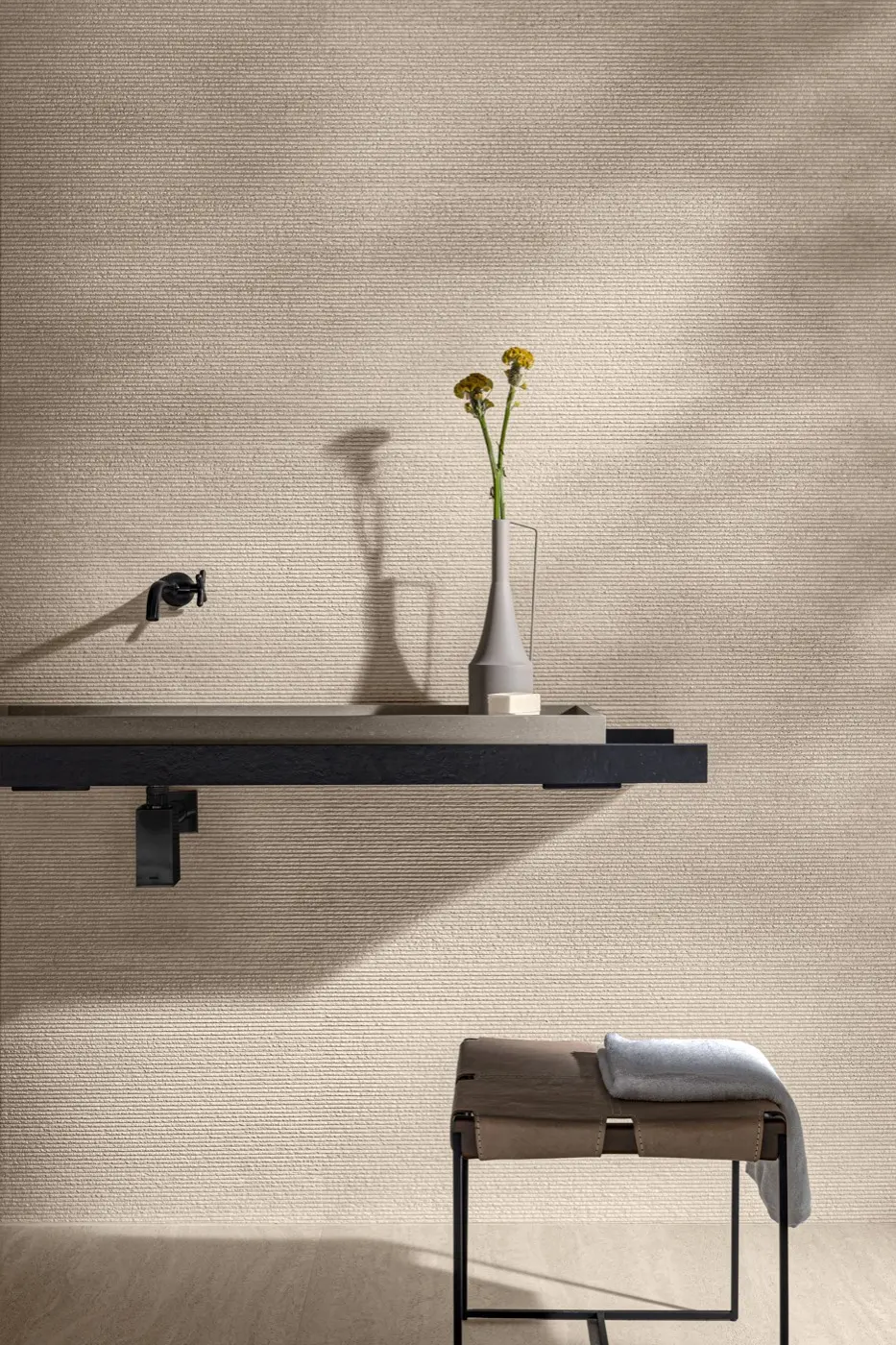 Aeon, photo 4 (Installed · Avorio Cesellato)