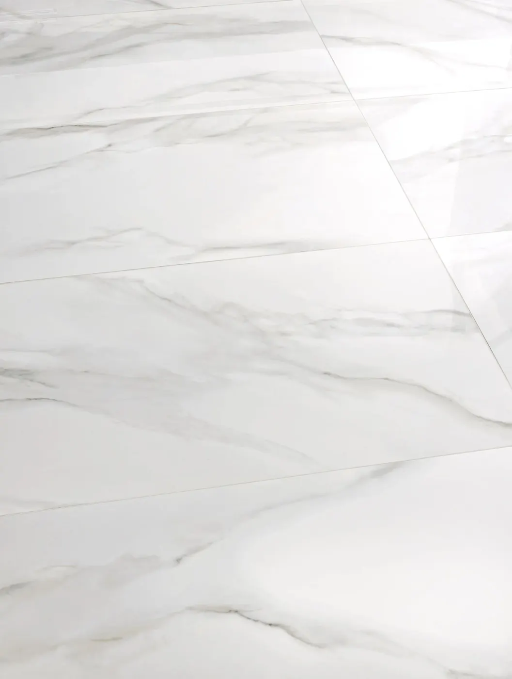 Classico, photo 2 (Installed · Bianco Covelano)