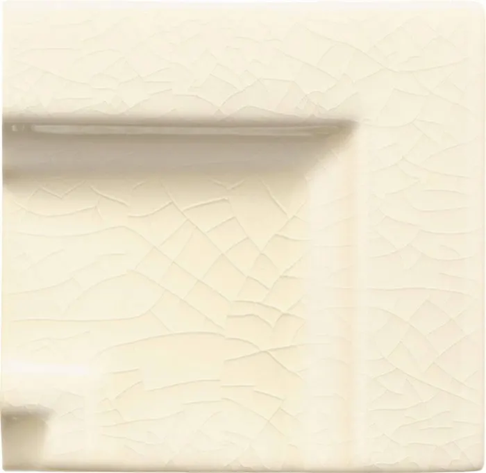 Crown molding frame corner in Bone