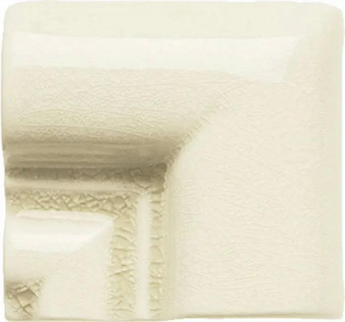 Rail molding frame corner in Sand Dollar