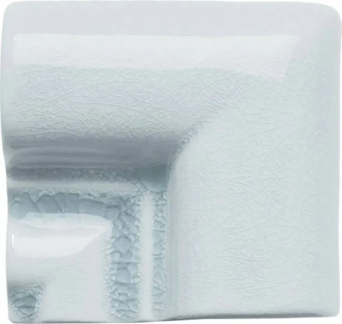 Rail molding frame corner in Top Sail