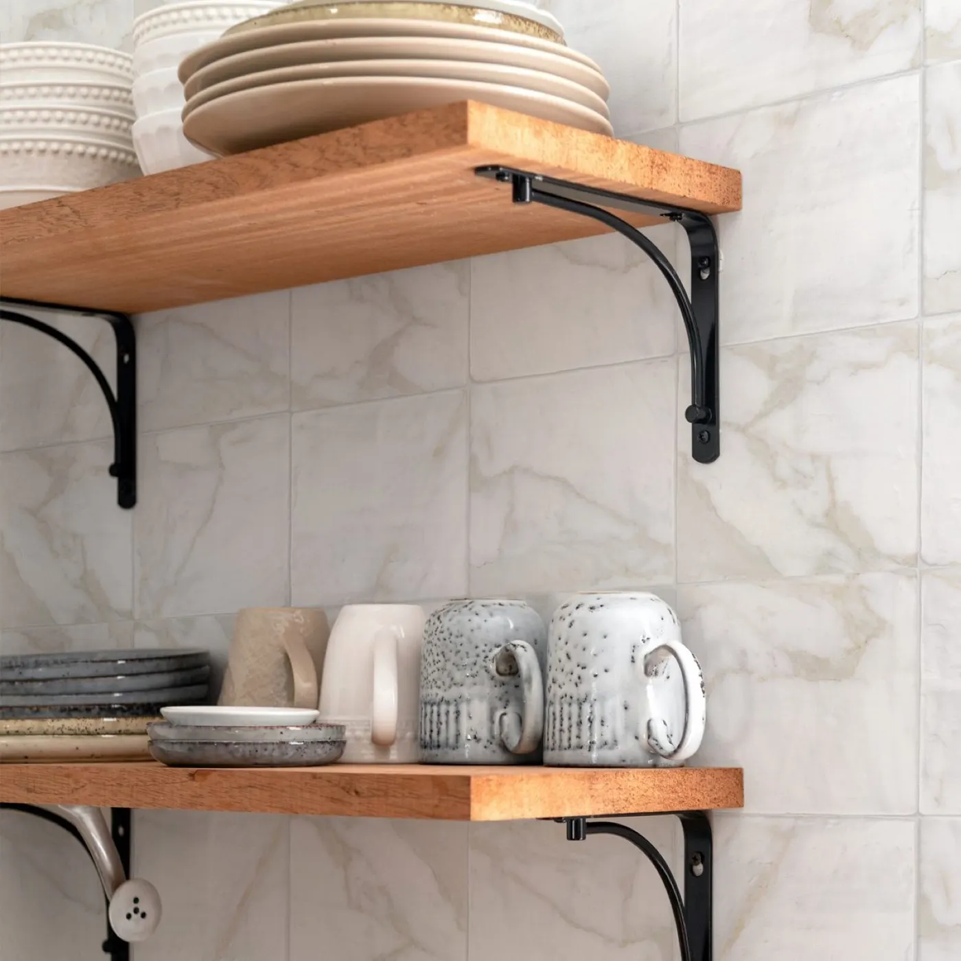 Modena Marble, photo 3 (Installed · Calacatta Oro)