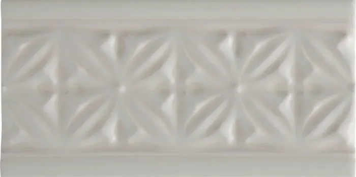 Petal relief border, 3.8 x 7.8 in in Almond
