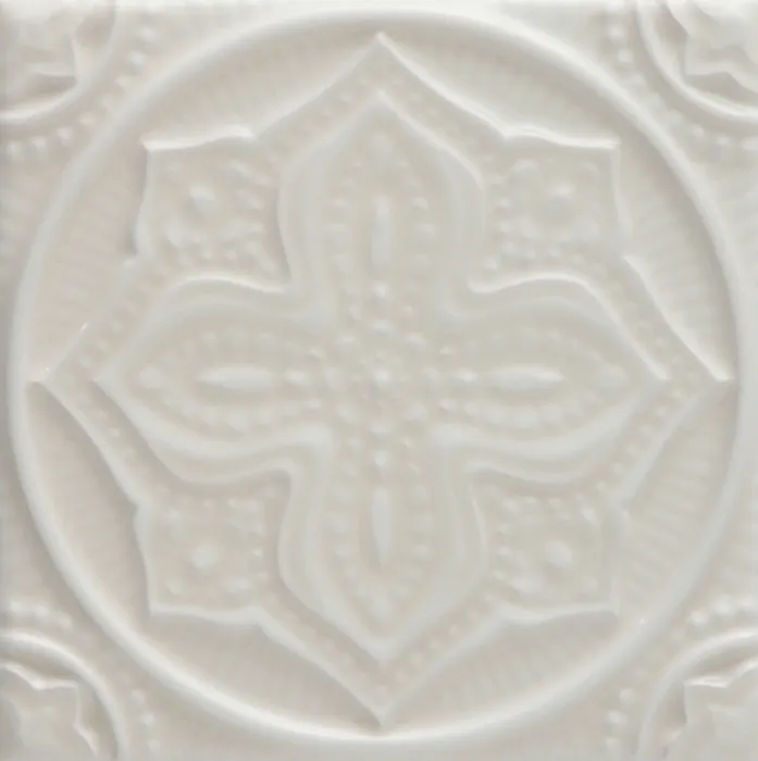Quatrefoil relief deco, 5.8 x 5.8 in in Almond
