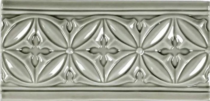 Petal relief border, 3.8 x 7.8 in in Eucalyptus