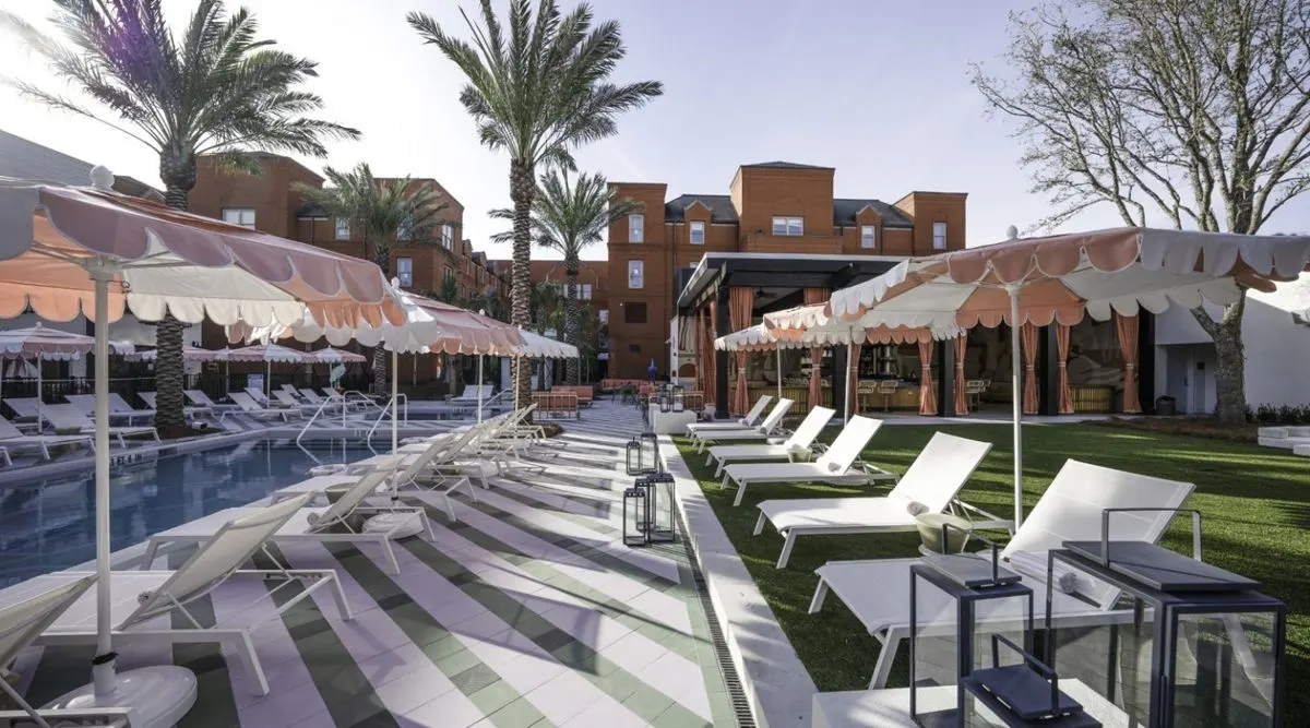 Hotel Bardo pool deck