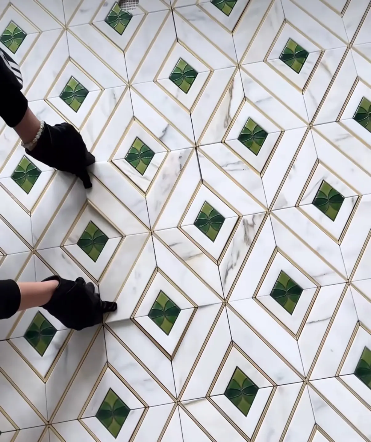 Diamond floor with green enamel